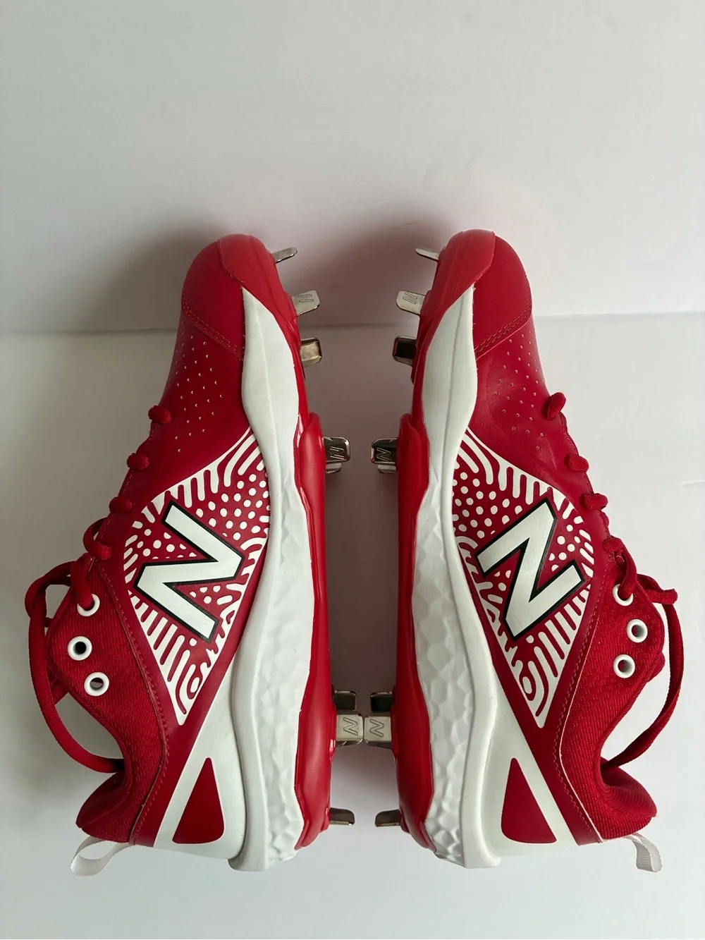 New Balance Women's Red and White Metal Baseball Cleats Size 9 Sports-Game